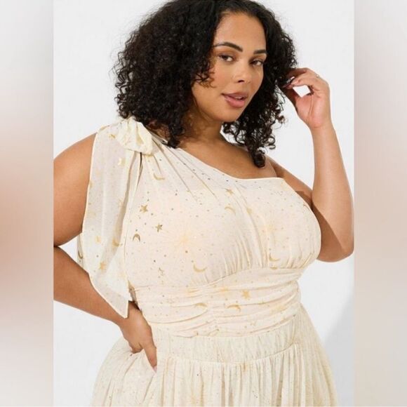 Torrid Stars Celestial Chiffon Foil Ruched One Shoulder Crop Top. Size 2. - Picture 1 of 10